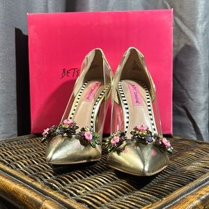 Jane Gold Multi Betsey Johnson Heels